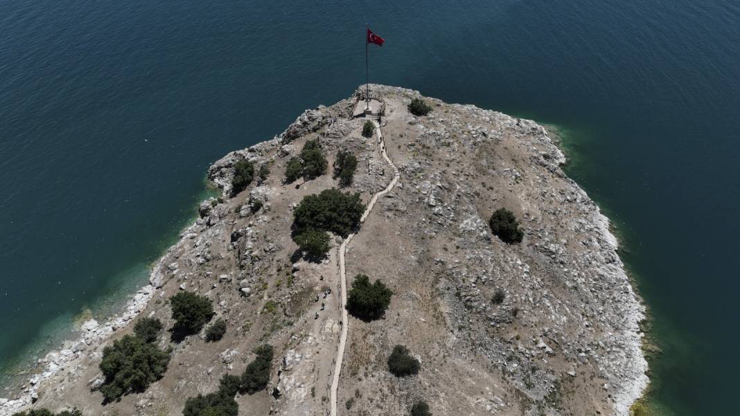 Anadolu Efsanelerine Konu Olan "Hüzünlü Aşk Hikayesi" O Adaya İsmini Verdi! İşte Birbirinden Harika Fotoğrafları 6